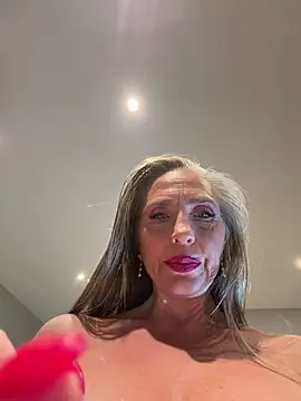 Snapshot of Alimela chatting on July 28, 8:34 pm Alimela online show from July 28, 8:34 pm