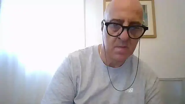 Snapshot of ANONIMO7735 chatting on June 17, 10:28 am ANONIMO7735 online show from June 17, 10:28 am