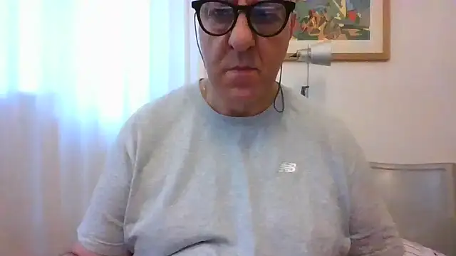 Snapshot of ANONIMO7735 chatting on June 18, 4:24 am ANONIMO7735 online show from June 18, 4:24 am