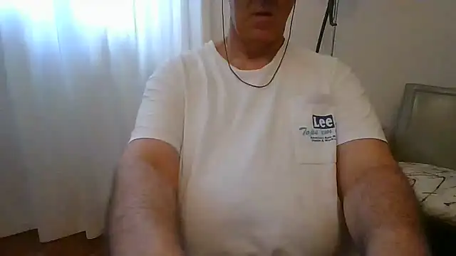 Snapshot of ANONIMO7735 chatting on June 20, 10:07 am ANONIMO7735 online show from June 20, 10:07 am