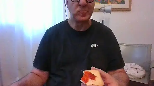 Snapshot of ANONIMO7735 chatting on June 24, 4:44 am ANONIMO7735 online show from June 24, 4:44 am