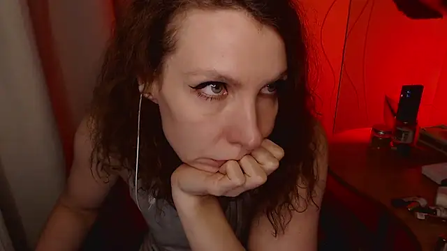 Snapshot of JohansonKatie chatting on January 18, 8:40 pm JohansonKatie online show from January 18, 8:40 pm