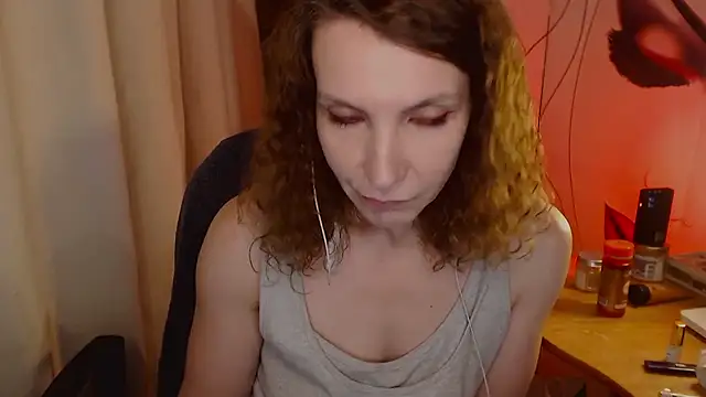 Snapshot of JohansonKatie chatting on January 20, 6:53 pm JohansonKatie online show from January 20, 6:53 pm