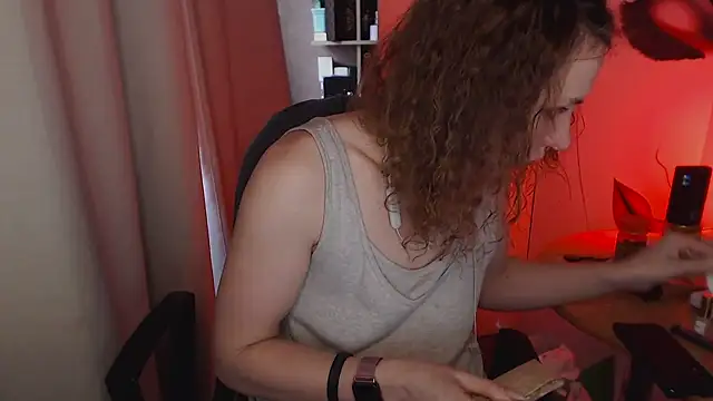 Snapshot of JohansonKatie chatting on January 21, 9:24 am JohansonKatie online show from January 21, 9:24 am