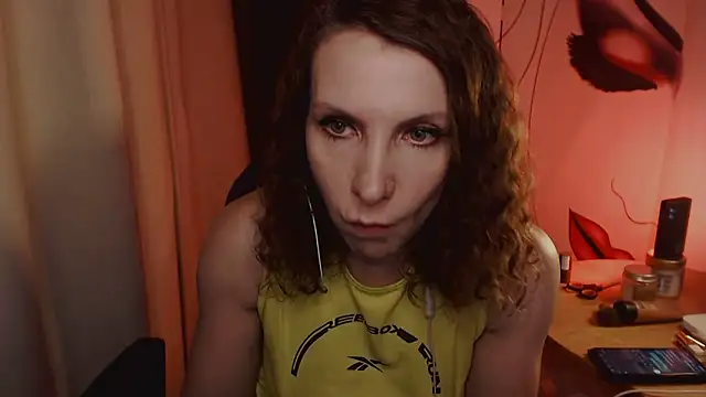 Snapshot of JohansonKatie chatting on January 22, 8:49 pm JohansonKatie online show from January 22, 8:49 pm