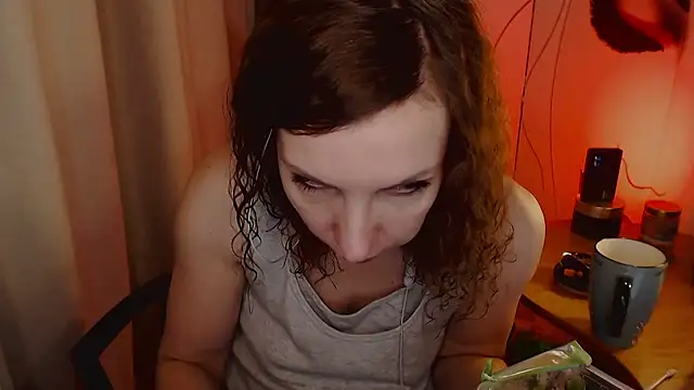 Snapshot of JohansonKatie chatting on January 30, 1:31 pm JohansonKatie online show from January 30, 1:31 pm