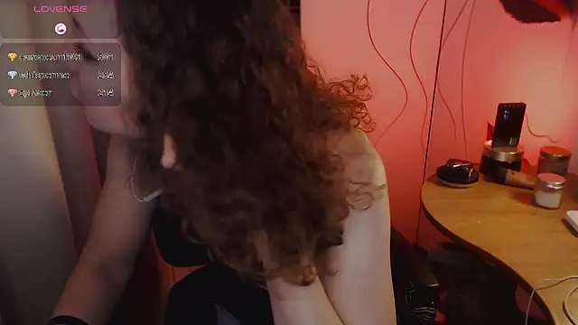 Snapshot of JohansonKatie chatting on February 5, 9:57 am JohansonKatie online show from February 5, 9:57 am