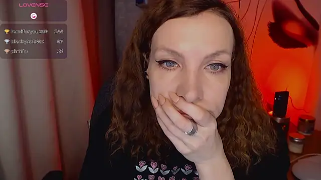 Snapshot of JohansonKatie chatting on February 11, 7:44 am JohansonKatie online show from February 11, 7:44 am