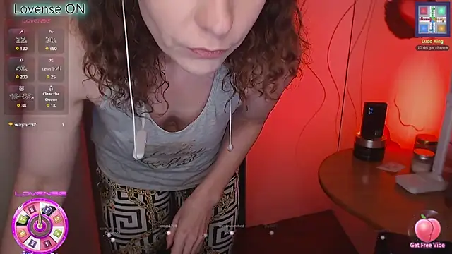 Snapshot of JohansonKatie chatting on February 16, 4:53 pm JohansonKatie online show from February 16, 4:53 pm