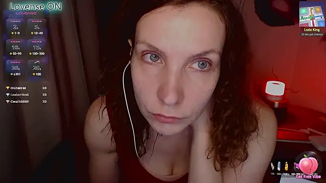 Snapshot of JohansonKatie chatting on March 3, 9:48 pm JohansonKatie online show from March 3, 9:48 pm