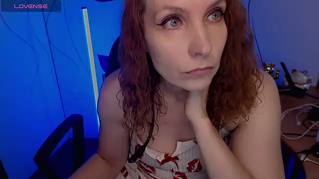 Snapshot of JohansonKatie chatting on September 17, 3:52 am JohansonKatie online show from September 17, 3:52 am