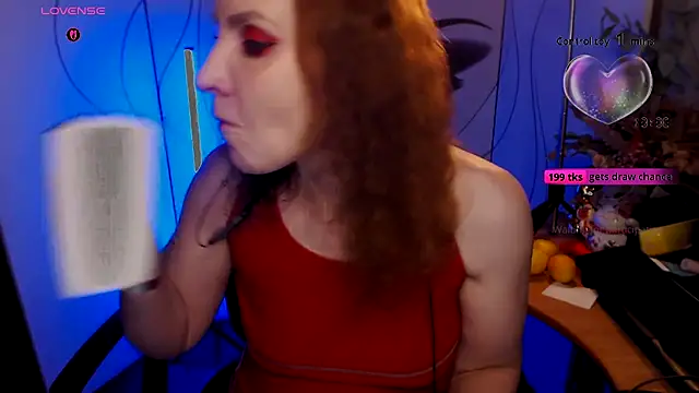 Snapshot of JohansonKatie chatting on November 20, 2:12 am JohansonKatie online show from November 20, 2:12 am