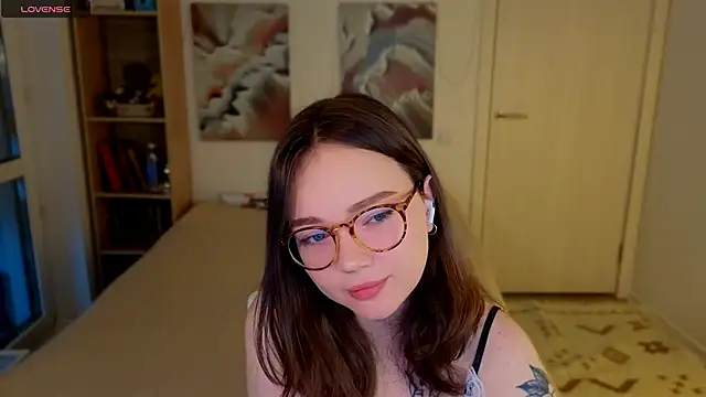 Snapshot of MilenaSaint chatting on April 16, 4:13 am MilenaSaint online show from April 16, 4:13 am