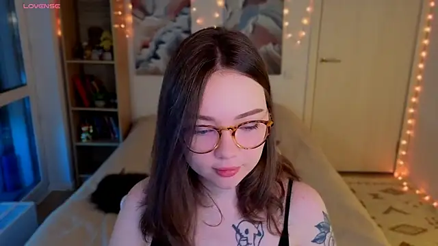 Snapshot of MilenaSaint chatting on April 20, 3:20 am MilenaSaint online show from April 20, 3:20 am