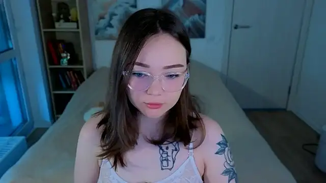 Snapshot of MilenaSaint chatting on May 18, 4:07 am MilenaSaint online show from May 18, 4:07 am