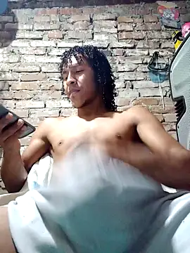Snapshot of JaMell61 chatting on December 24, 9:22 pm JaMell61 online show from December 24, 9:22 pm