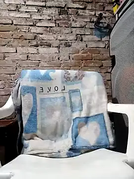 Snapshot of JaMell61 chatting on February 8, 4:36 pm JaMell61 online show from February 8, 4:36 pm