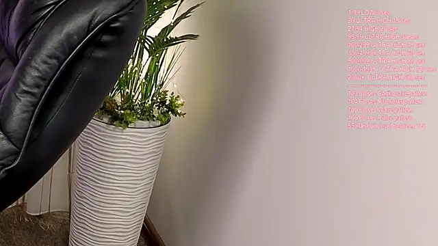 Snapshot of vikkusya chatting on March 14, 10:15 pm vikkusya online show from March 14, 10:15 pm