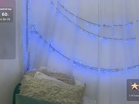 Snapshot of ninaa_fox chatting on June 25, 5:06 pm ninaa fox online show from June 25, 5:06 pm