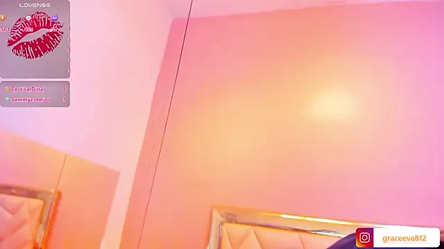 Snapshot of Eva_Grace_ chatting on October 20, 1:39 am Eva Grace online show from October 20, 1:39 am