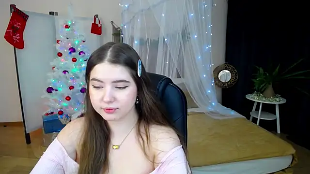 NicoleFoxery online show from December 19, 6:12 pm
