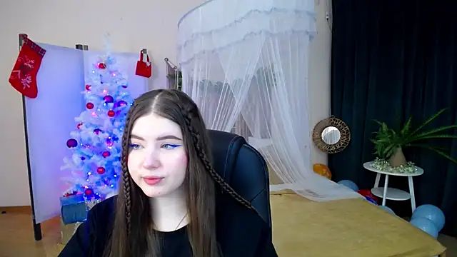 NicoleFoxery online show from December 21, 6:23 pm