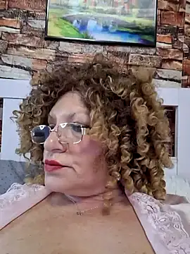 Snapshot of Hot_Azaleea chatting on January 31, 9:37 am Hot Azaleea online show from January 31, 9:37 am