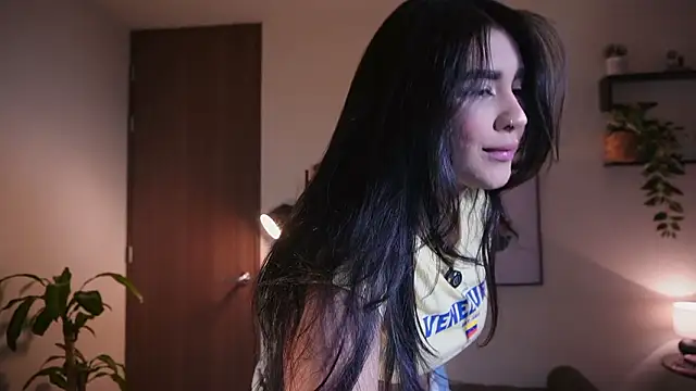 Snapshot of Isabella_dior chatting on March 11, 5:41 pm Isabella dior online show from March 11, 5:41 pm