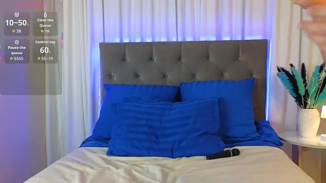 Ariana Petite online show from December 2, 12:27 am