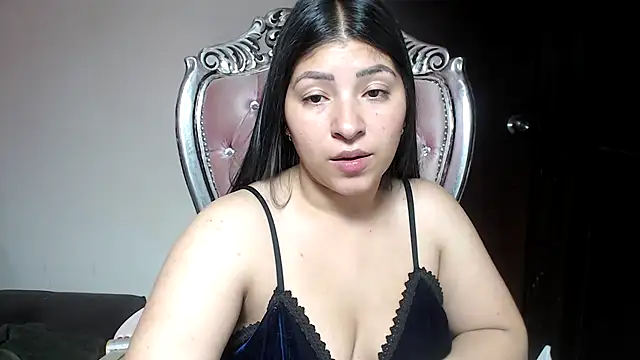 holly20a online show from January 18, 12:26 pm