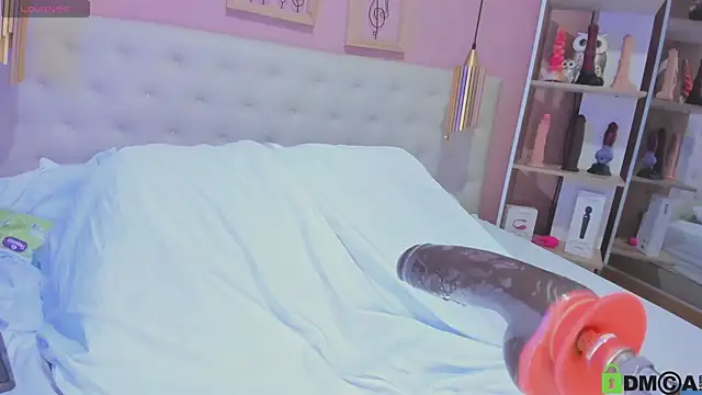 Snapshot of leylla_ chatting on November 12, 8:08 pm leylla online show from November 12, 8:08 pm