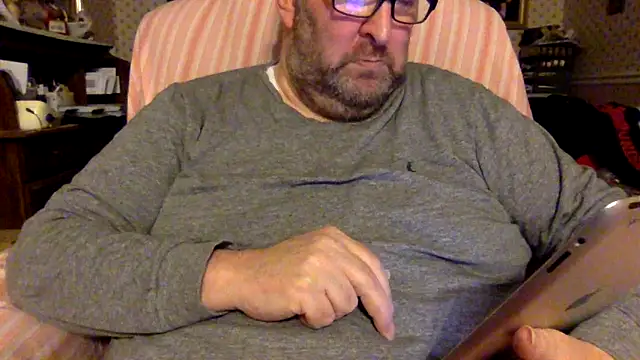 Snapshot of Drwhocares chatting on February 6, 7:51 pm Drwhocares online show from February 6, 7:51 pm