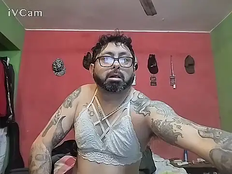 Snapshot of lingerieman420@xh chatting on July 22, 7:00 am lingerieman420xh online show from July 22, 7:00 am