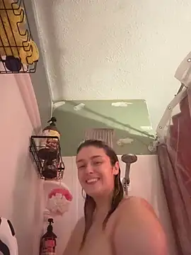 Snapshot of Bubblesgotcakee chatting on June 1, 8:27 am Bubblesgotcakee online show from June 1, 8:27 am