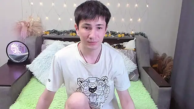 Yumi steve online show from September 30, 4:01 pm