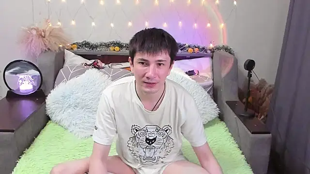 Yumi steve online show from October 8, 8:28 pm