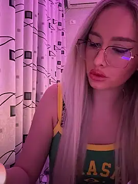 mollyxxx online show from December 12, 3:43 am