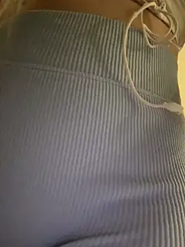 mollyxxx online show from December 20, 4:09 am