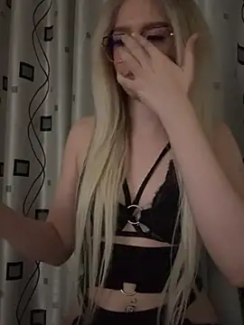 mollyxxx online show from February 1, 1:12 am