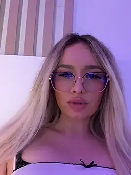 mollyxxx online show from February 14, 7:49 am