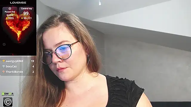 KellyKleine online show from February 26, 8:15 am