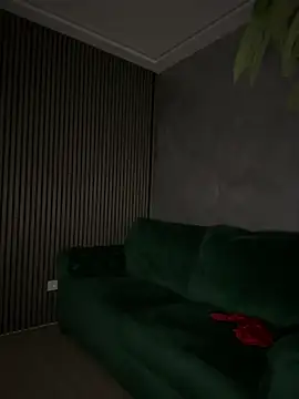 RockQueen A online show from March 11, 8:20 am