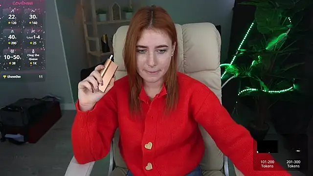 EmilyFoxxi online show from December 4, 9:40 am