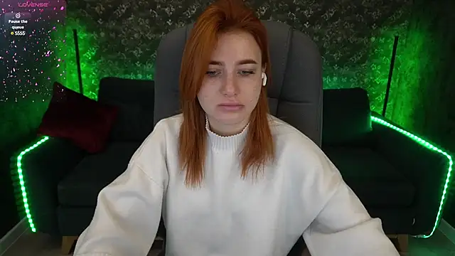 EmilyFoxxi online show from January 3, 9:36 am