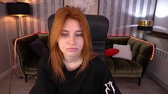 EmilyFoxxi online show from March 3, 6:15 am