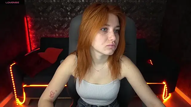 EmilyFoxxi online show from March 5, 6:23 am