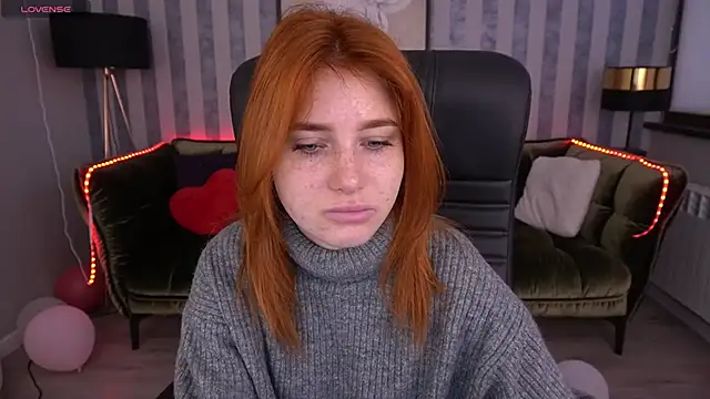 EmilyFoxxi online show from March 12, 6:07 am