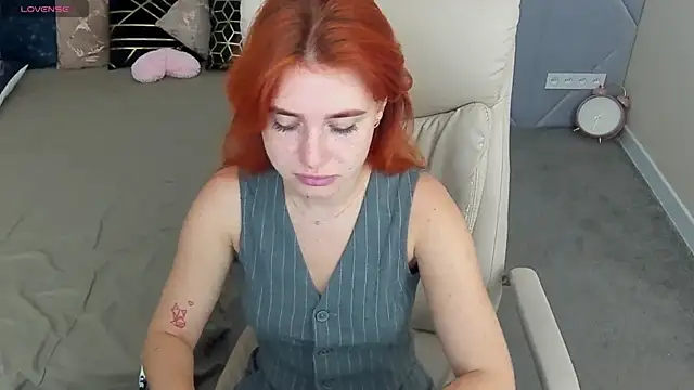 EmilyFoxxi online show from September 12, 6:13 am
