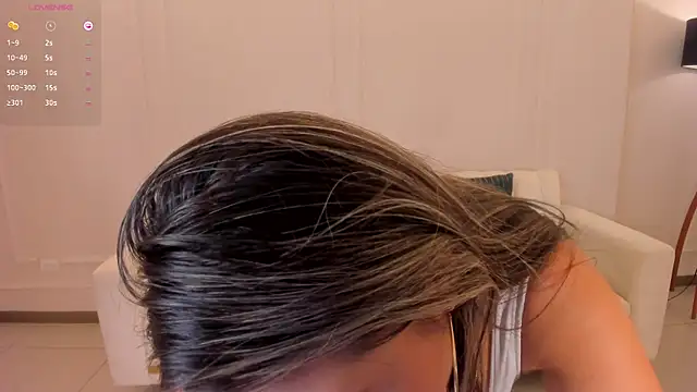 MiaRoberts1 online show from March 6, 2:40 pm