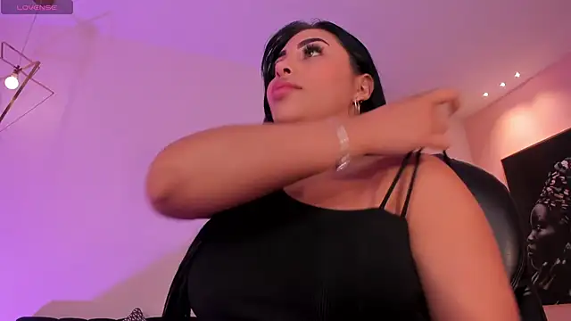 Snapshot of MiaRoberts1 chatting on March 5, 9:11 pm MiaRoberts1 online show from March 5, 9:11 pm